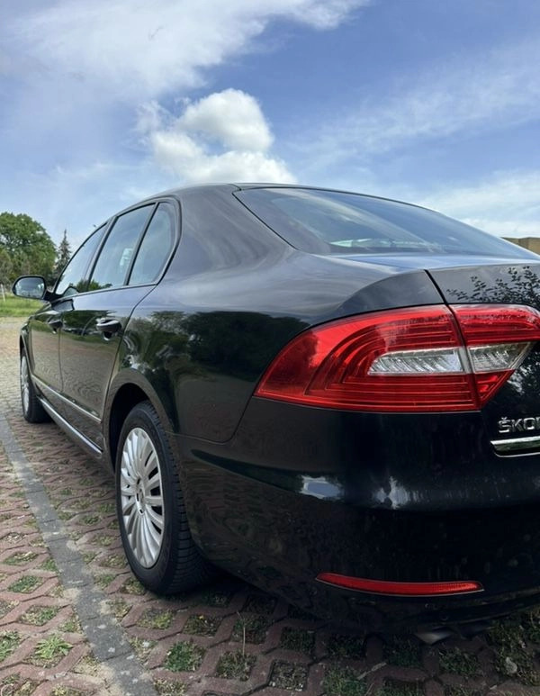 Skoda Superb cena 46500 przebieg: 65478, rok produkcji 2015 z Szczecin małe 106